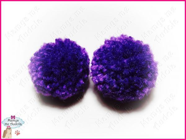 Pom Pons de Lã Roxo
