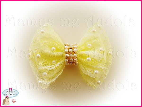 Laço de Renda com Perolas Amarelo Bebê