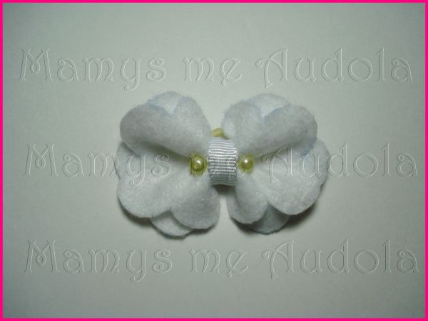 Laço Flor de Feltro Branco