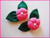 Flor de Fuxico na Folha Rosa