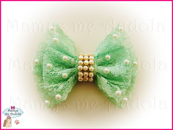 Laço de Renda com Perolas Verde Claro