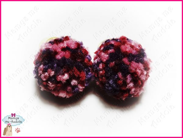 Pom Pons de Lã Rosa e Vinho Mesclado