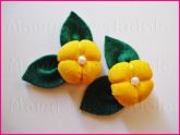 Flor de Fuxico na Folha Amarelo