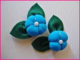 Flor de Fuxico na Folha Azul
